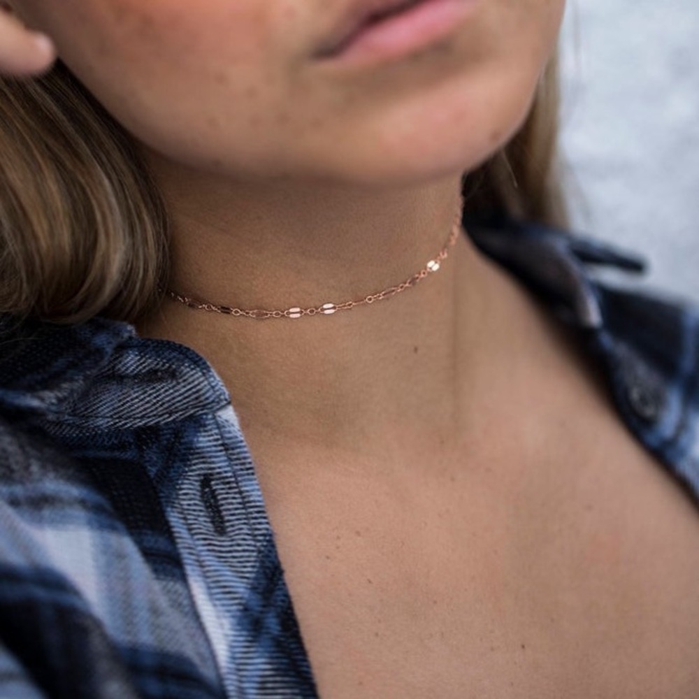 Dainty Gold Lace Chain Choker Necklace - Picture 5 of 6